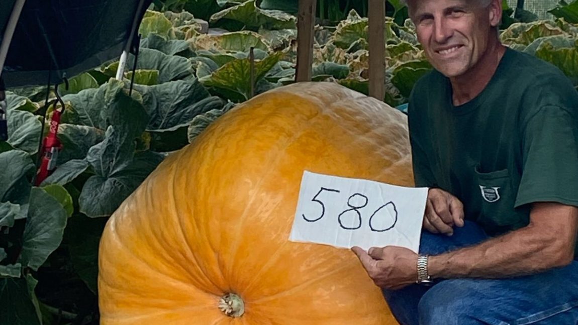 Retired Insulators Local 50 member wins sixth place in pumpkin contest